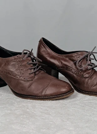 Richelieus en cuir marron avec détails perforés style vintage Creeks Taille 39, brand: Creeks, condition: Satisfactory, size: 39, €4.00, €4.90 includes Buyer Protection Pro