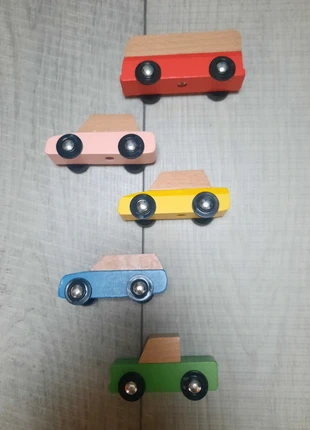 Kleine houten auto's hema, merk: Hema, staat: Heel goed, maat: Universeel, € 3,00, € 3,85 inclusief Kopersbescherming