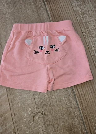 Short rose 12 mois, merk: Mot d'enfants, staat: Heel goed, maat: 9-12 maanden / 74 cm, € 2,00, € 2,80 inclusief Kopersbescherming