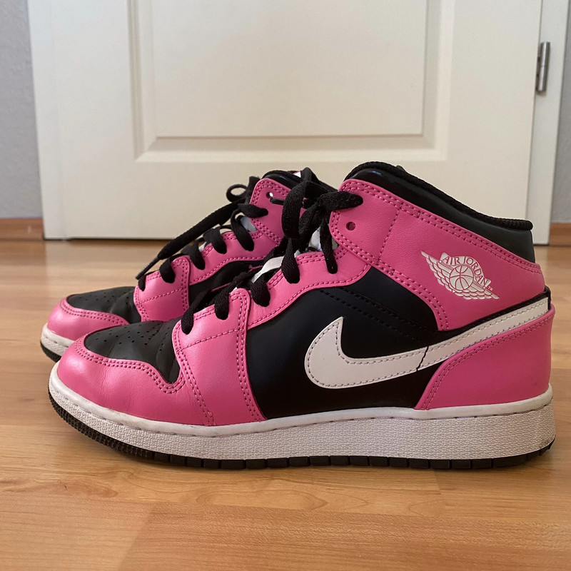 Jordan schwarz sales pink