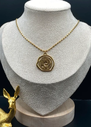 Collier doré acier inoxydable – Pendentif stylisée spiralée, brand: La boutique d’Elolo, condition: Very good, €12.00, €13.30 includes Buyer Protection Pro