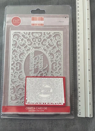 Die Happy christmas avec plaque aimanté de rangement, marque: First Edition Craft, état: Neuf avec étiquette, taille: Taille unique, 5,00 €, 5,95 € Protection acheteurs incluse