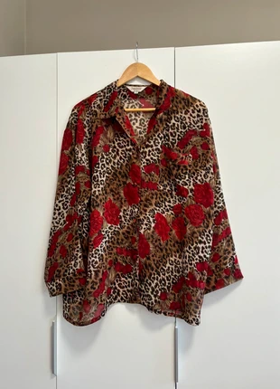 leopard and rose pattern blouse, merk: lady's secret, staat: Nieuw zonder prijskaartje, maat: M / 38 / 10, € 7,00, € 8,05 inclusief Kopersbescherming