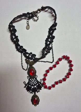 Bracciale Perle Rosse + Collana Pizzo Pietre Rosse, marque: Vintage Dressing, état: Très bon état, 7,00 €, 8,05 € Protection acheteurs incluse