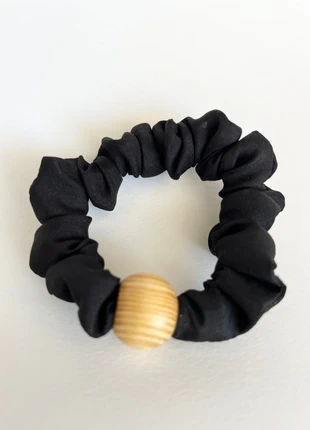 Black silk scrunchie, marca: Fait Main, estado: Nuevo sin etiquetas, 2,50 €, 3,33 € Protección al comprador incluida