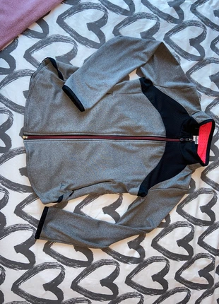 Gilet de sport, brand: Domyos, condition: Very good, size: 9 years / 134 cm, €2.00, €2.80 includes Buyer Protection