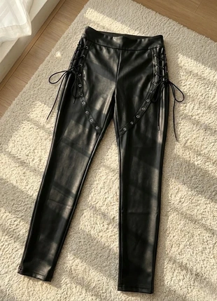 Pantalon Y2K punk noir à lacets et œillets taille S, brand: Noir, condition: Very good, size: S / 36 / 8, €54.90, €58.35 includes Buyer Protection