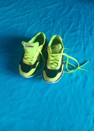 Skechers go run t31, merk: Skechers, staat: Goed, maat: 31, € 8,00, € 9,10 inclusief Kopersbescherming