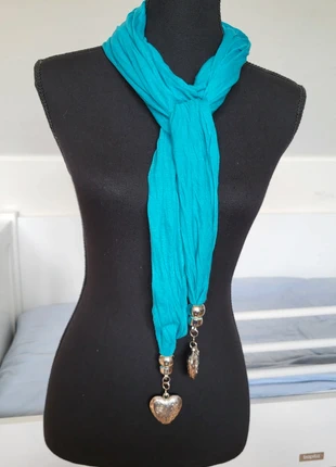 Turquoise sjaaltje met harthangers, merk: onbekend, staat: Heel goed, € 1,50, € 2,28 inclusief Kopersbescherming