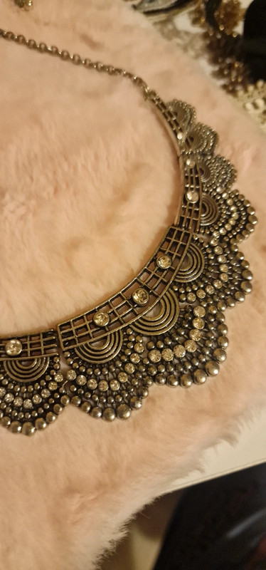 Collier argentée et strass 4