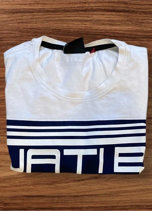 T-shirt Wati-B, marca: Wati B, estado: Muito bom, tamanho: M, €5.00, €5.95 inclui Proteção do Comprador