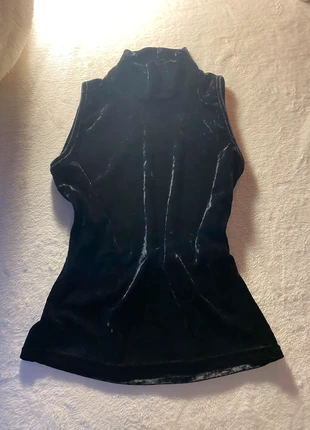 Top smanicato y2k in velluto nero, marke: Me & Me, zustand: Sehr gut, größe: M / 38 / 10, 4,00 €, 4,90 € inklusive Vinted-Käuferschutz