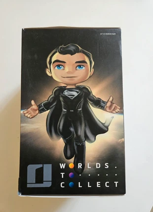 Figurine Superman Black Suit, merk: Iron Studios, staat: Nieuw met prijskaartje, maat: Prematuur, tot 44 cm, € 10,00, € 11,20 inclusief Kopersbescherming