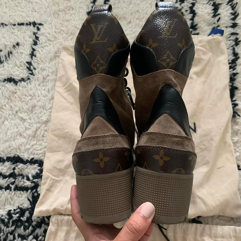 Louis Vuitton Laureate Desert Boot beige colour size EU 41. UK 8. Vinted