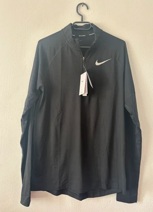 Haut Nike Running Black (M), marke: Nike, zustand: Neu, mit Etikett, größe: M, 35,00 €, 37,45 € inklusive Vinted-Käuferschutz