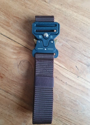 Ceinture tactique marron ajustable de 120cm, merk: survivalisme, staat: Nieuw met prijskaartje, maat: Aanpasbaar, € 12,00, € 13,30 inclusief Kopersbescherming