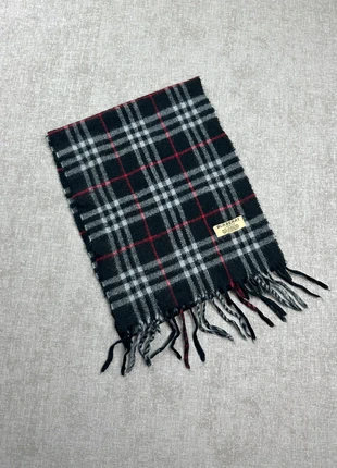 Écharpe Burberry noir, brand: Burberry, condizioni: Ottime, €45.00, €47.95 include la Protezione acquisti Pro