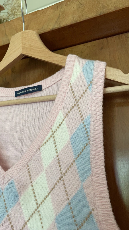 Brandy Melville Sweater Vest S/M (2 items )