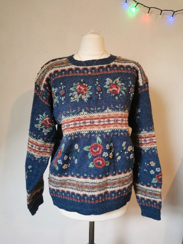 Hand embroidered jumper | Vinted