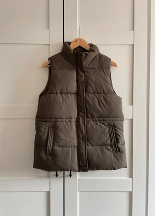 Superbe doudoune sans manches matelassées kaki 😍, marque: Boutique Parisienne, état: Très bon état, taille: S / 36 / 8, 19,00 €, 20,65 € Protection acheteurs (Pro) incluse