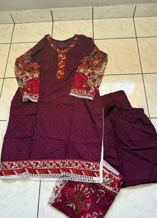 Khaadi shalwar kameez suit, marque: Khaadi, état: Très bon état, taille: M / 38 / 10, 15,00 €, 16,45 € Protection acheteurs incluse