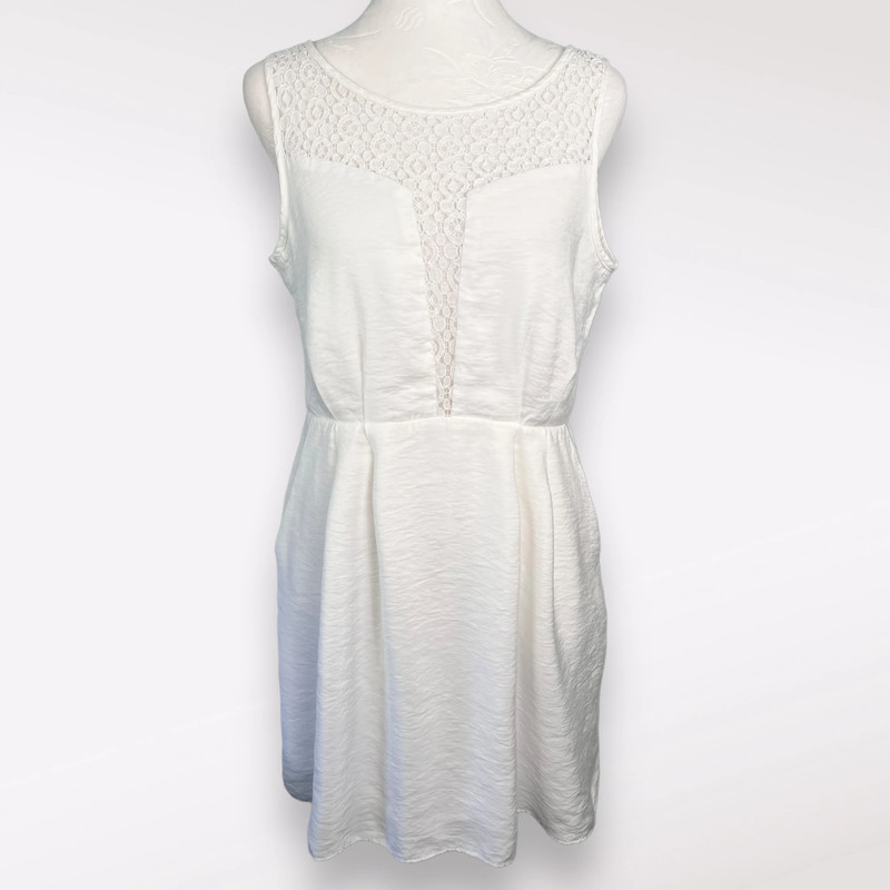 BCBGeneration White Lace Crochet Mini Dress Sleeveless 6 FLAWED 1