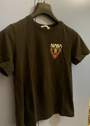 T-shirt bambino H&M 100% cotone, marque: H&M, état: Très bon état, taille: 12 ans / 152 cm, 6,00 €, 7,00 € Protection acheteurs incluse