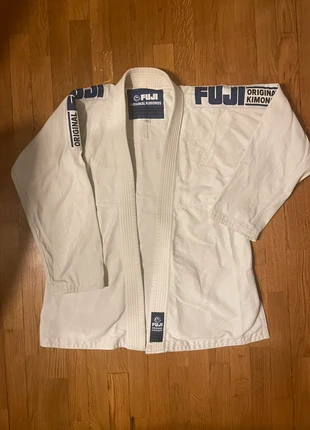 Bjj Gi Kimono A1, brand: FUJI, condizioni: Ottime, taglia: S, €38.00, €40.60 include la Protezione acquisti