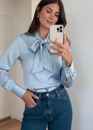 Blouse satinée bleu ciel avec nœud lavallière, élégante et chic. taille M, marque: Vintage Chic, état: Très bon état, taille: M / 38 / 10, 32,90 €, 35,25 € Protection acheteurs (Pro) incluse