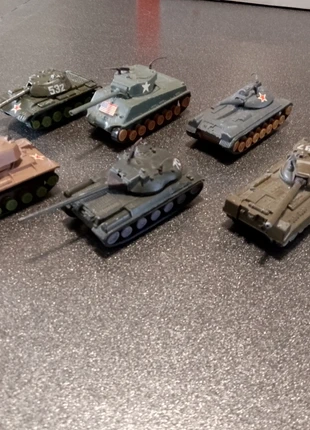 Vintage Metal Militaire Tanks made Hong Kong, merk: Hong Kong, staat: Goed, maat: Universeel, € 10,00, € 11,20 inclusief Kopersbescherming