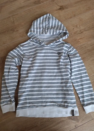 Truim met capuchon, marque: No way monday, état: Très bon état, taille: 7 ans / 122 cm, 3,00 €, 3,85 € Protection acheteurs incluse