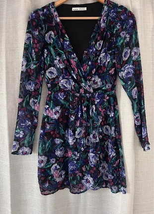 Robe à fleurs pull & bear, marque: Pull & Bear, état: Très bon état, taille: S / 36 / 8, 5,00 €, 5,95 € Protection acheteurs incluse