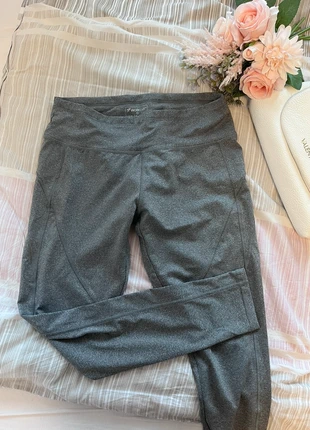 Graue Sporthose, marke: Workout, zustand: Sehr gut, größe: M / 38 / 10, 7,00 €, 8,05 € inklusive Vinted-Käuferschutz