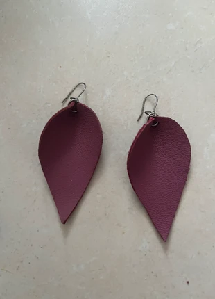 Pensientes granate en gorma de hoja, merk: De, staat: Nieuw zonder prijskaartje, € 1,50, € 2,28 inclusief Kopersbescherming