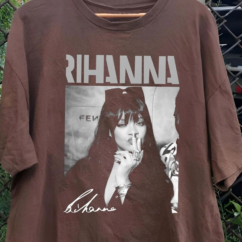 Rihanna T-shirt, Rihanna Fans, Rihanna Bad Girl T-shirt, Rihanna Shirt,