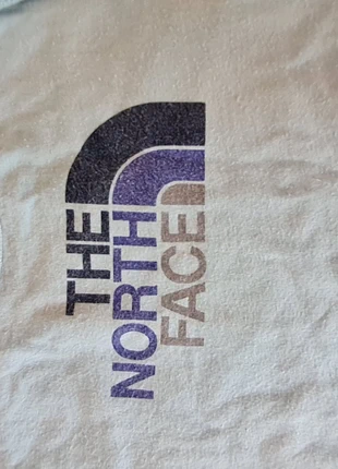 Tshirt northface , marke: The North Face, zustand: Zufriedenstellend, größe: 9-12 Monate / 74, 5,00 €, 5,95 € inklusive Vinted-Käuferschutz