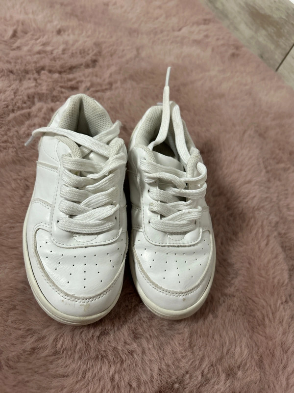 Białe buty 2