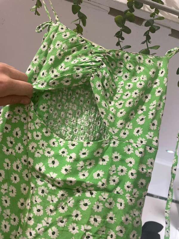 Robe verte à fleurs 4