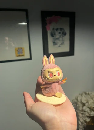 Labubu the monsters lazy yoga series Confident, merk: POPMART, staat: Nieuw zonder prijskaartje, maat: 3 jaar / 98 cm, € 12,00, € 13,30 inclusief Kopersbescherming