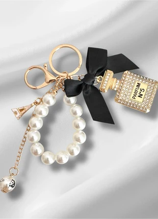 Porte-clés de bouteille de parfum avec perles et Tour Eiffel, merk: Tendance, staat: Heel goed, € 9,00, € 10,15 inclusief Kopersbescherming