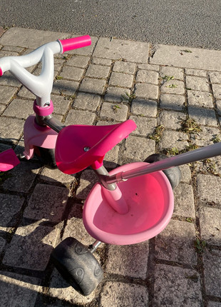 Vélo tricycle rose enfant 