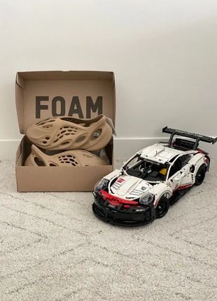 Yeezy Foam RNNR, marque: Yeezy, état: Neuf avec étiquette, taille: 43, 109,99 €, 116,19 € Protection acheteurs incluse