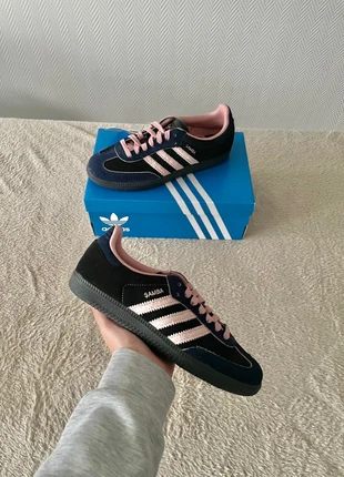 Adidas Samba Noir Bleu Marine et rose - 39, marque: adidas, état: Neuf avec étiquette, taille: 39, 85,00 €, 89,95 € Protection acheteurs incluse