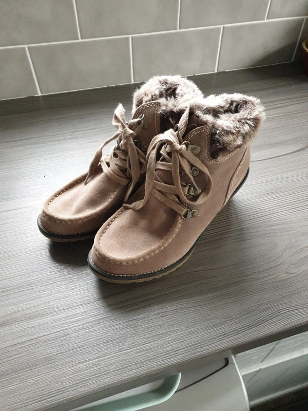 Beige clearance fur boots