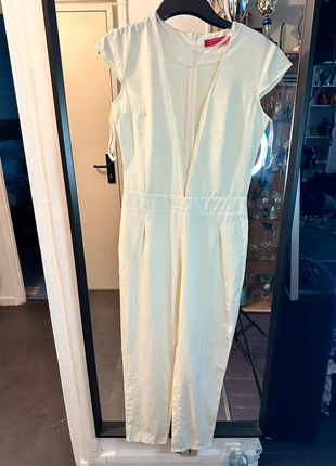 Combinaison boohoo taille 38 crème avec décolleté transparent , marke: Boohoo, zustand: Neu, größe: M / 38 / 10, 5,00 €, 5,95 € inklusive Vinted-Käuferschutz