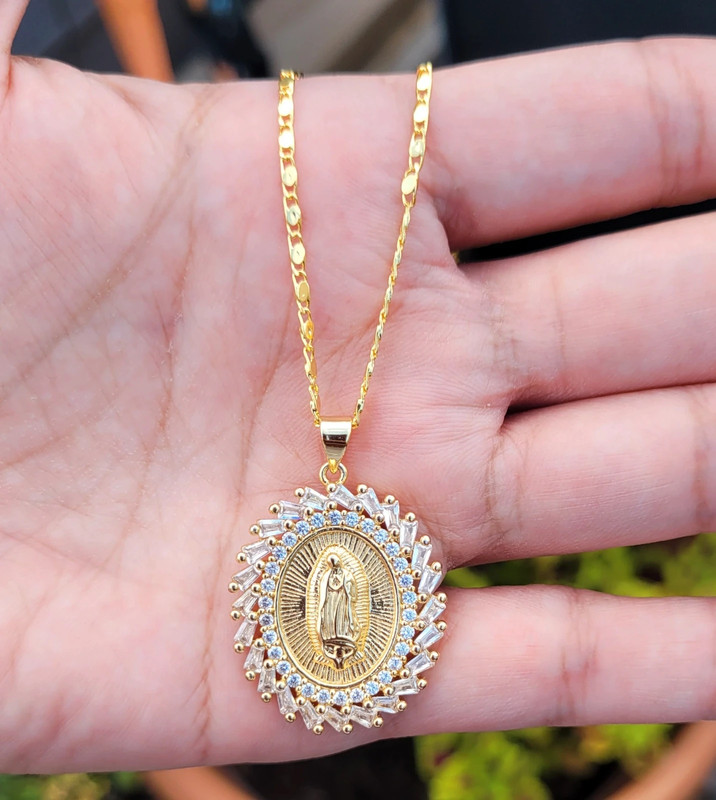 Cadena con dije Virgen de Guadalupe 4