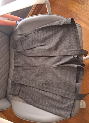 Calção short cinzento., merk: Shop One, staat: Heel goed, maat: S / 36 / 8, € 6,00, € 7,00 inclusief Kopersbescherming