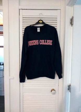 Gildan Queens College Swetashirt S 8/10, brand: Gildan, condition: Very good, size: S / 8, £5.00, £5.95 includes Buyer Protection