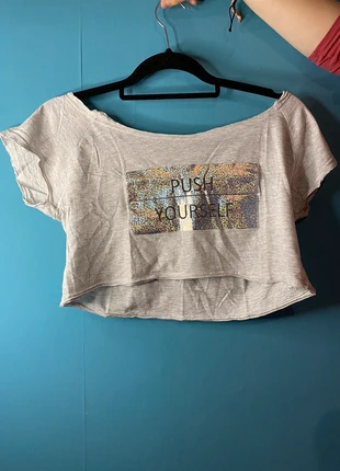 Crop-top court , marke: Gémo, zustand: Sehr gut, größe: 14 Jahre / 164, 2,00 €, 2,80 € inklusive Vinted-Käuferschutz