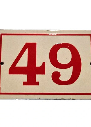 Vintage French Enamel House Number Sign – Red Raised 49 on Beige – circa 1960, état: Bon état, 14,00 €, 15,40 € Protection acheteurs (Pro) incluse